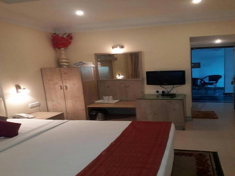 Rass Hotel Канпур Екстер'єр фото