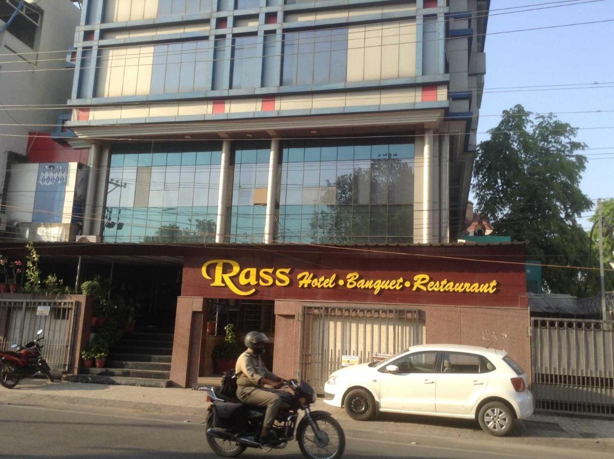 Rass Hotel Канпур Екстер'єр фото