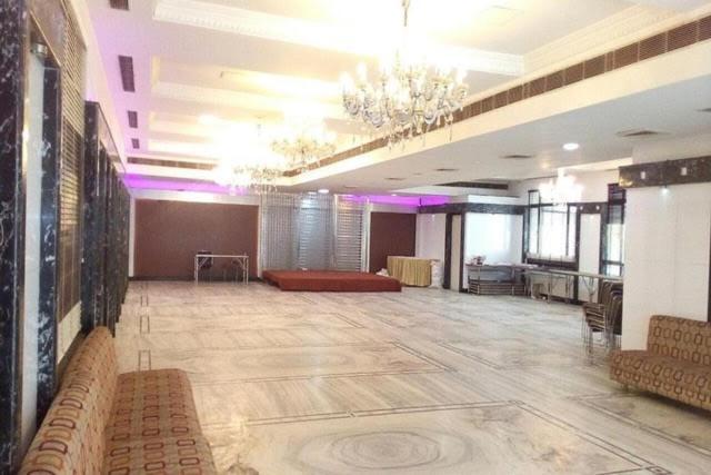 Rass Hotel Канпур Екстер'єр фото