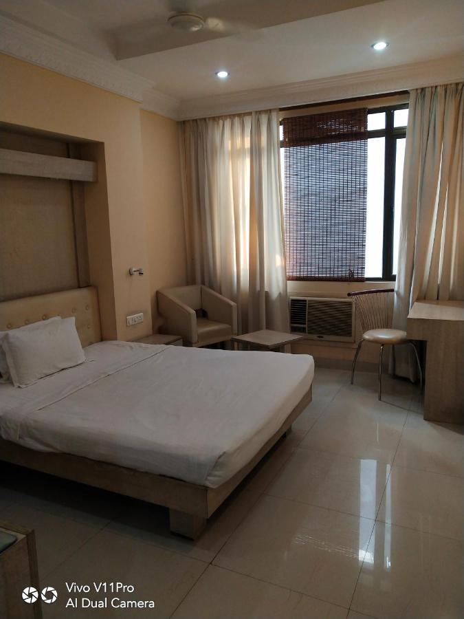 Rass Hotel Канпур Екстер'єр фото