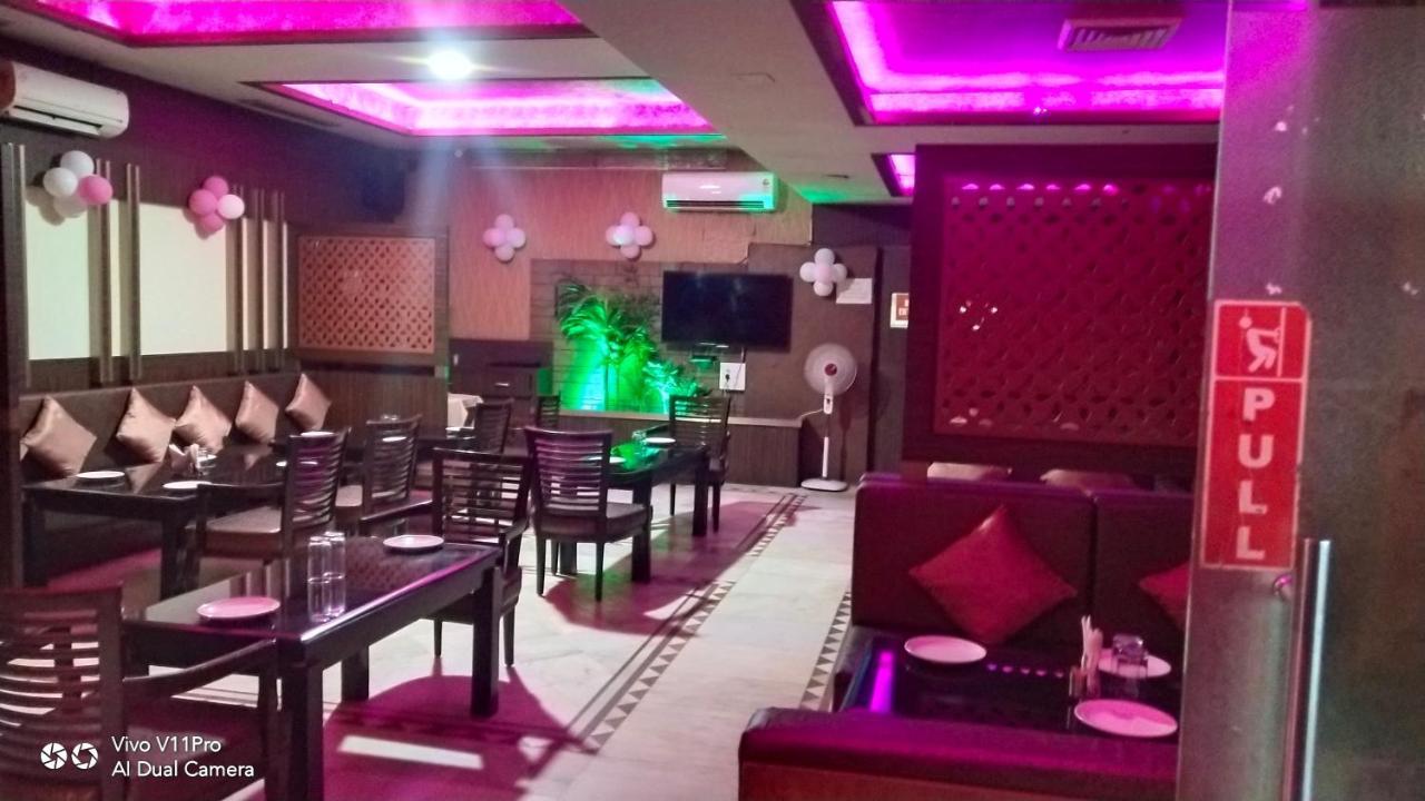 Rass Hotel Канпур Екстер'єр фото