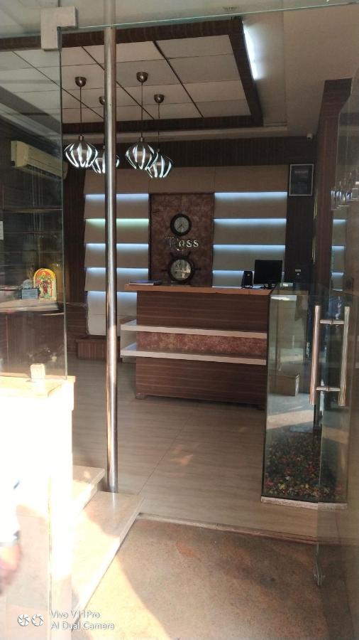 Rass Hotel Канпур Екстер'єр фото