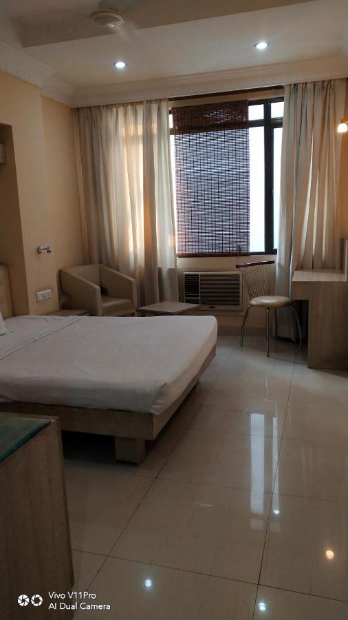 Rass Hotel Канпур Екстер'єр фото