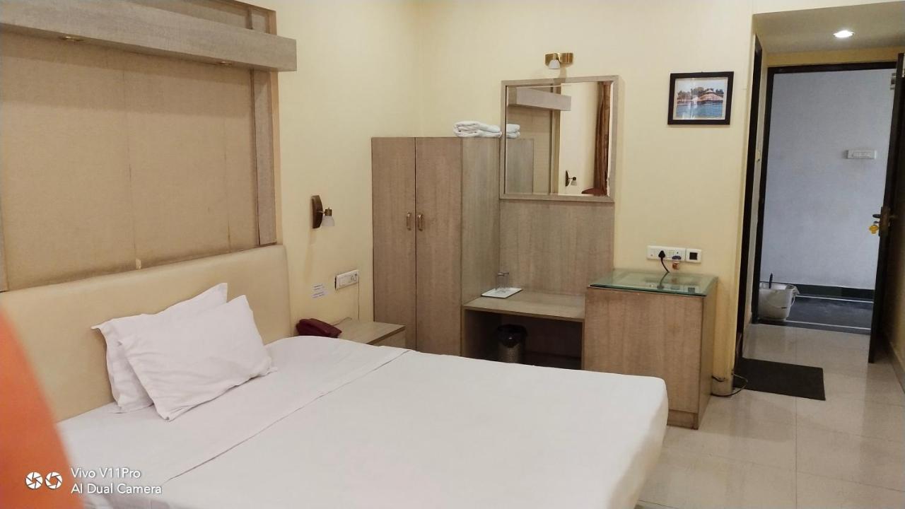 Rass Hotel Канпур Екстер'єр фото