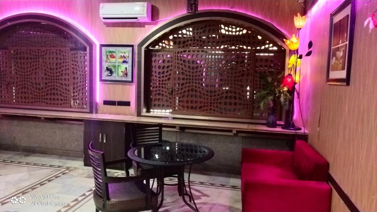 Rass Hotel Канпур Екстер'єр фото
