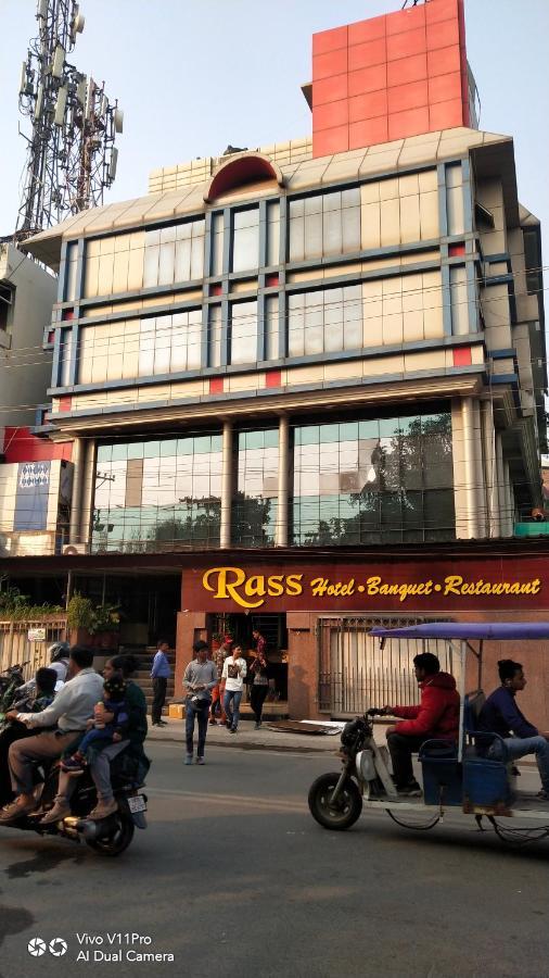Rass Hotel Канпур Екстер'єр фото