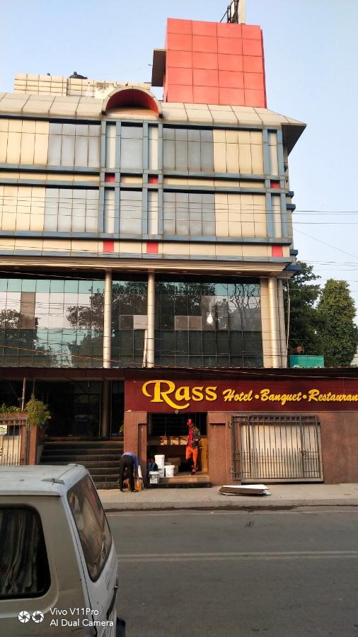 Rass Hotel Канпур Екстер'єр фото