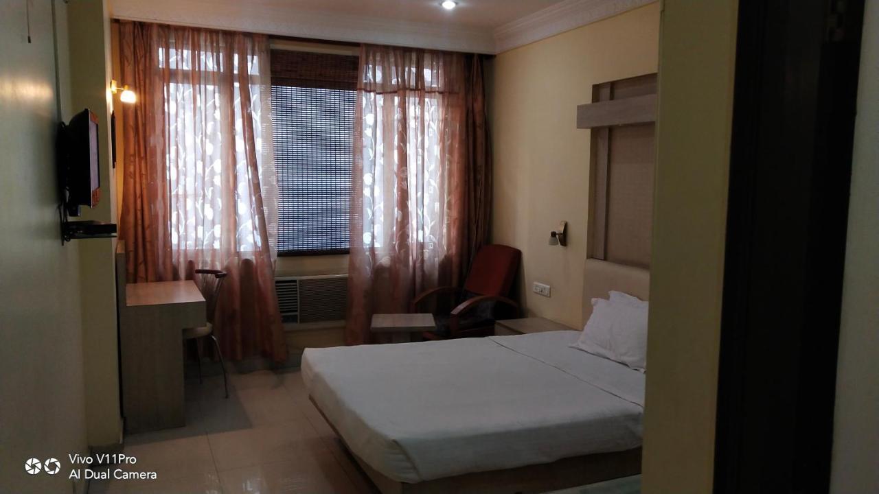 Rass Hotel Канпур Екстер'єр фото