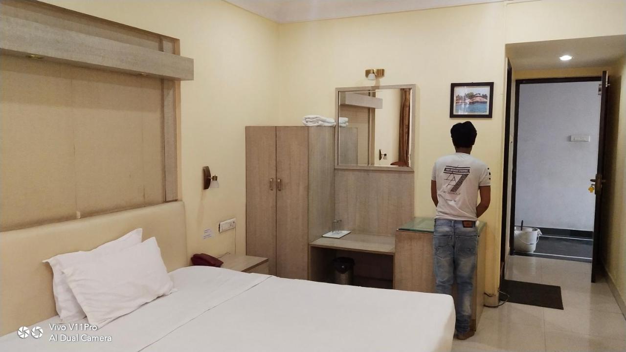 Rass Hotel Канпур Екстер'єр фото